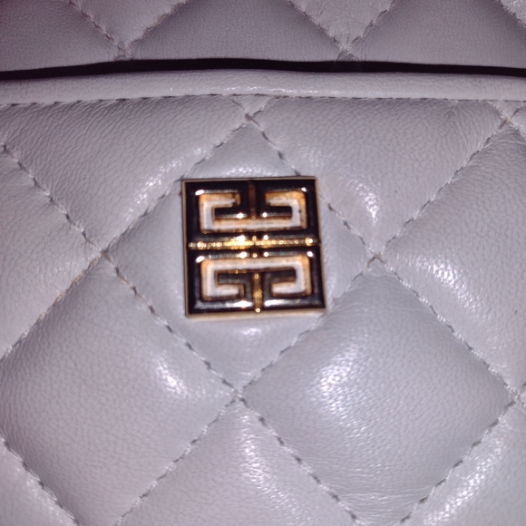 Authentic Vintage Givenchy Crossbody Bag with Gold Chainlink Strap - Picture 5 of 17